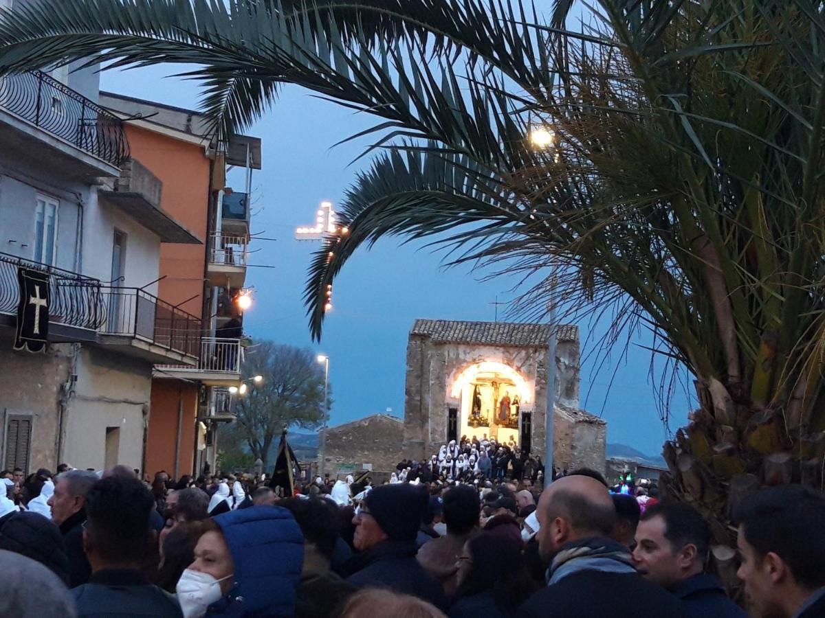 Casa Principe Umberto Apartment Mazzarino ภายนอก รูปภาพ